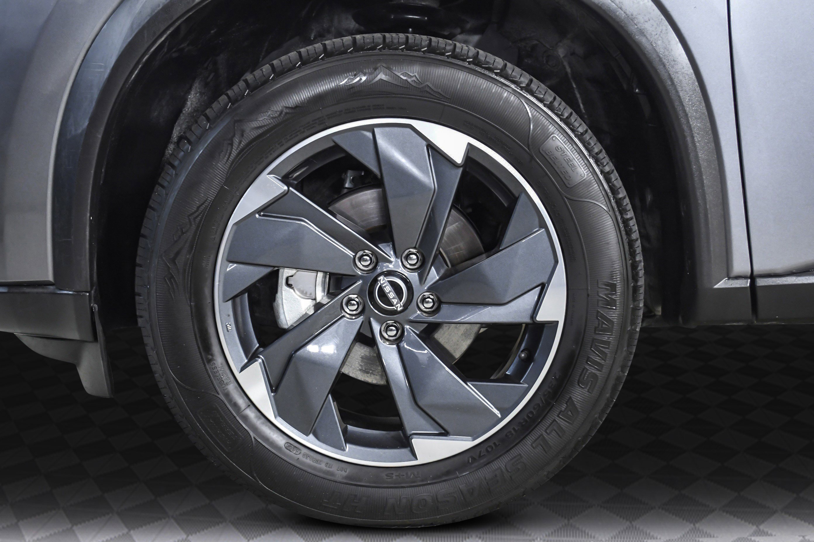 Used 2024 Nissan Rogue SV image 29