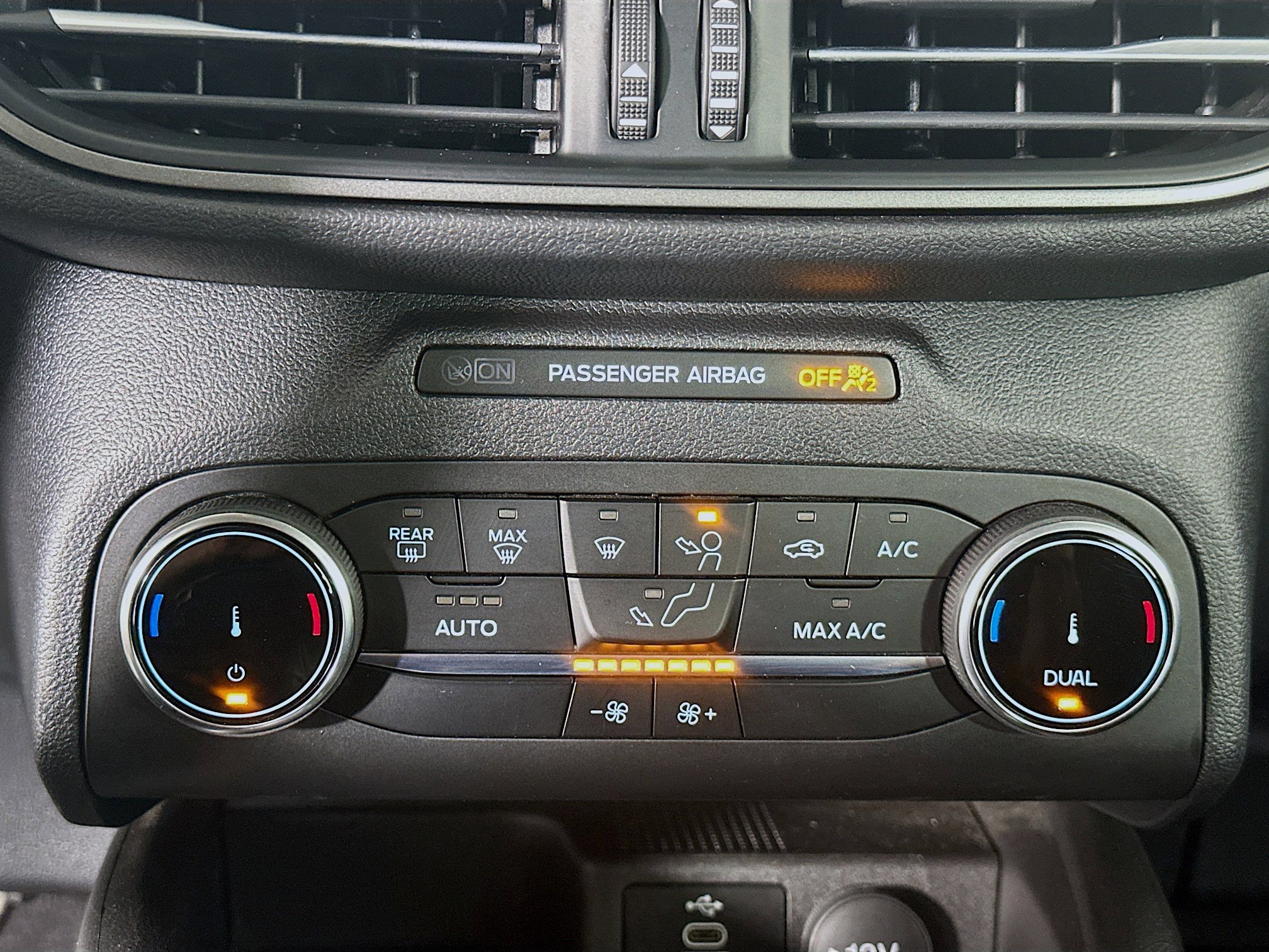 Used 2024 Ford Escape Active image 23