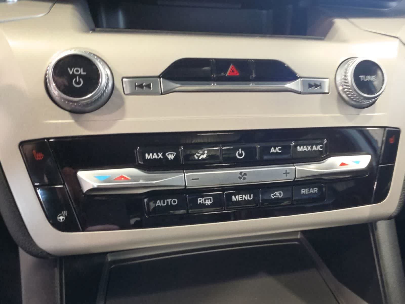Used 2023 Ford Explorer XLT w/ Equipment Group 202A AWD/4WD image 26