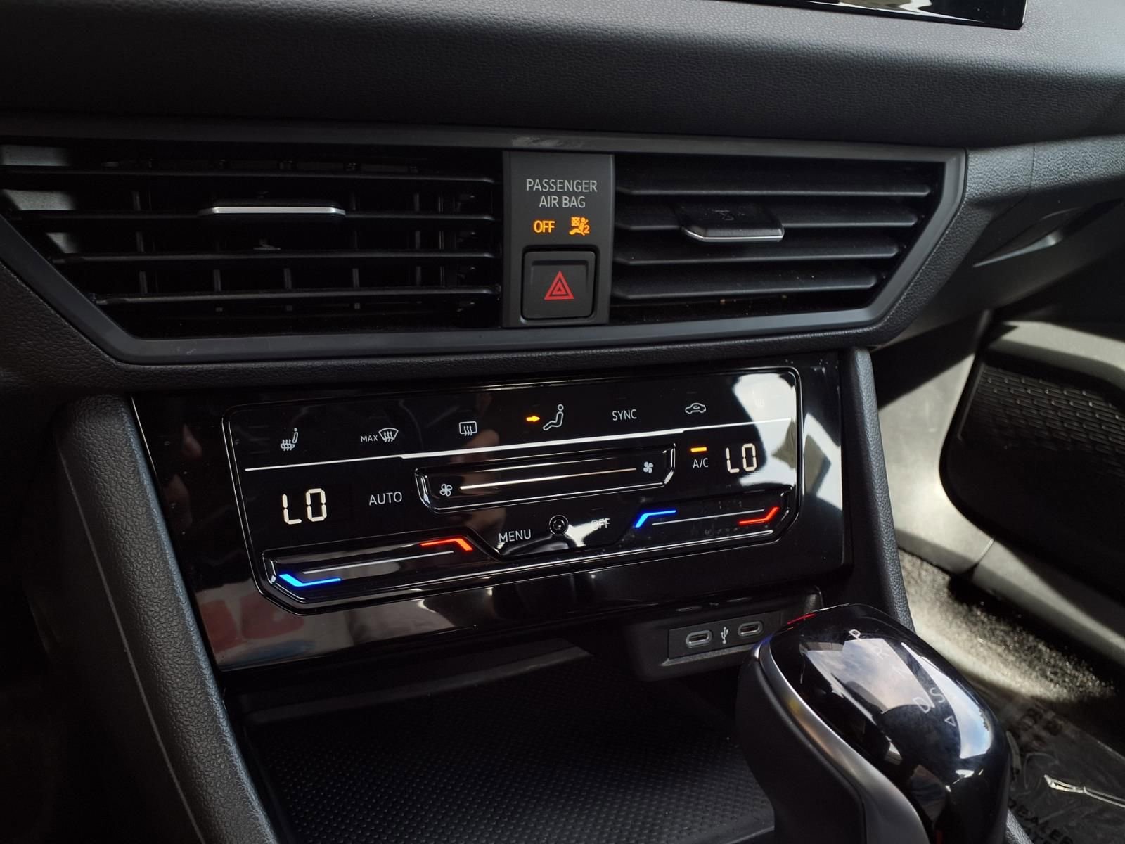 Certified 2025 Volkswagen Jetta Sport image 11