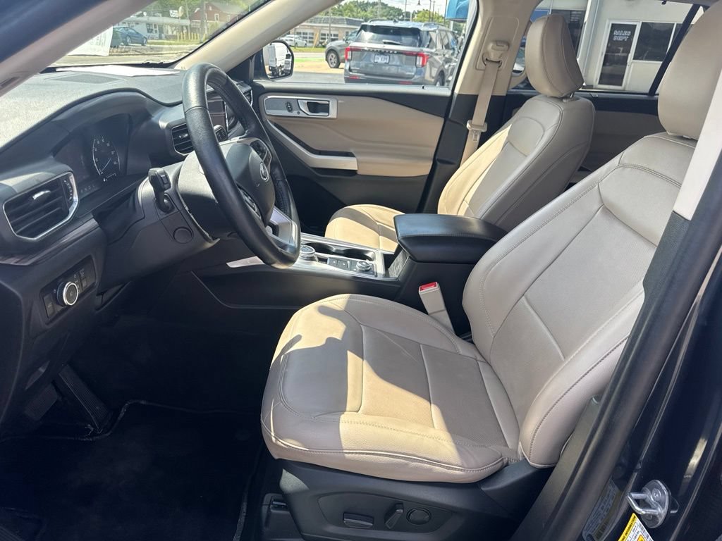 Used 2023 Ford Explorer Limited w/ Equipment Group 301A AWD/4WD image 10