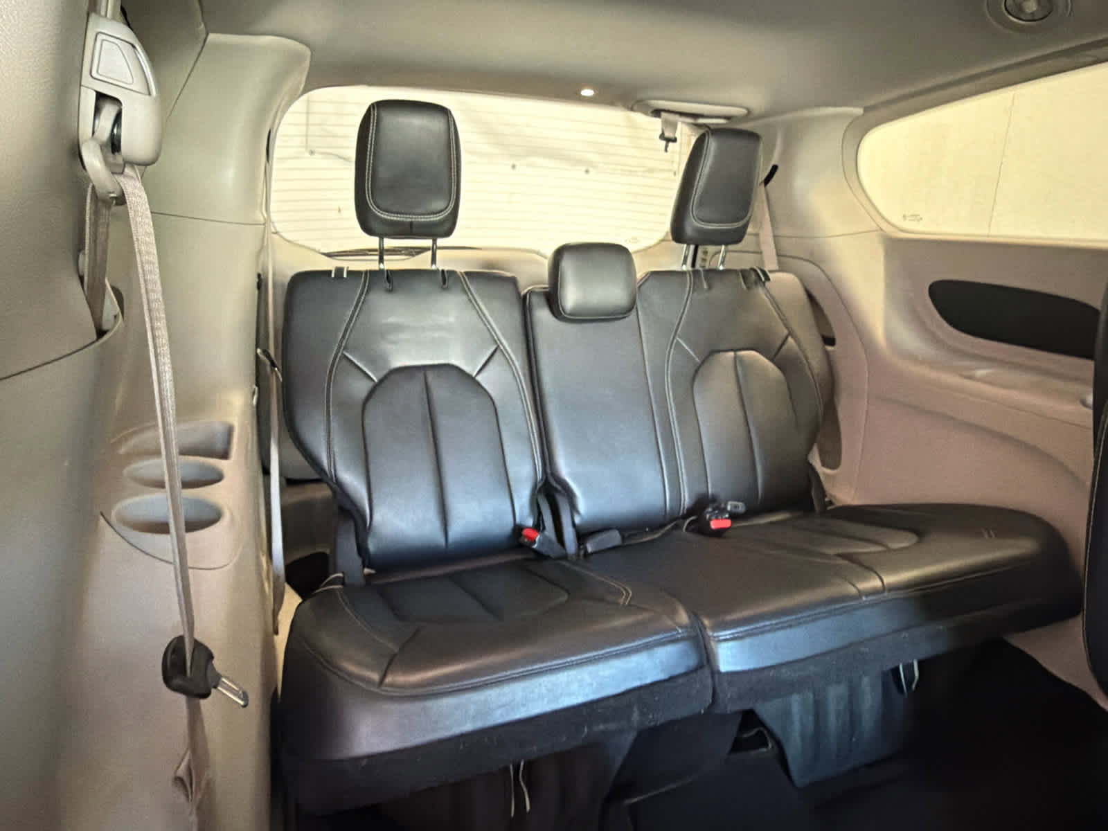 Used 2023 Chrysler Pacifica Touring-L FWD image 37