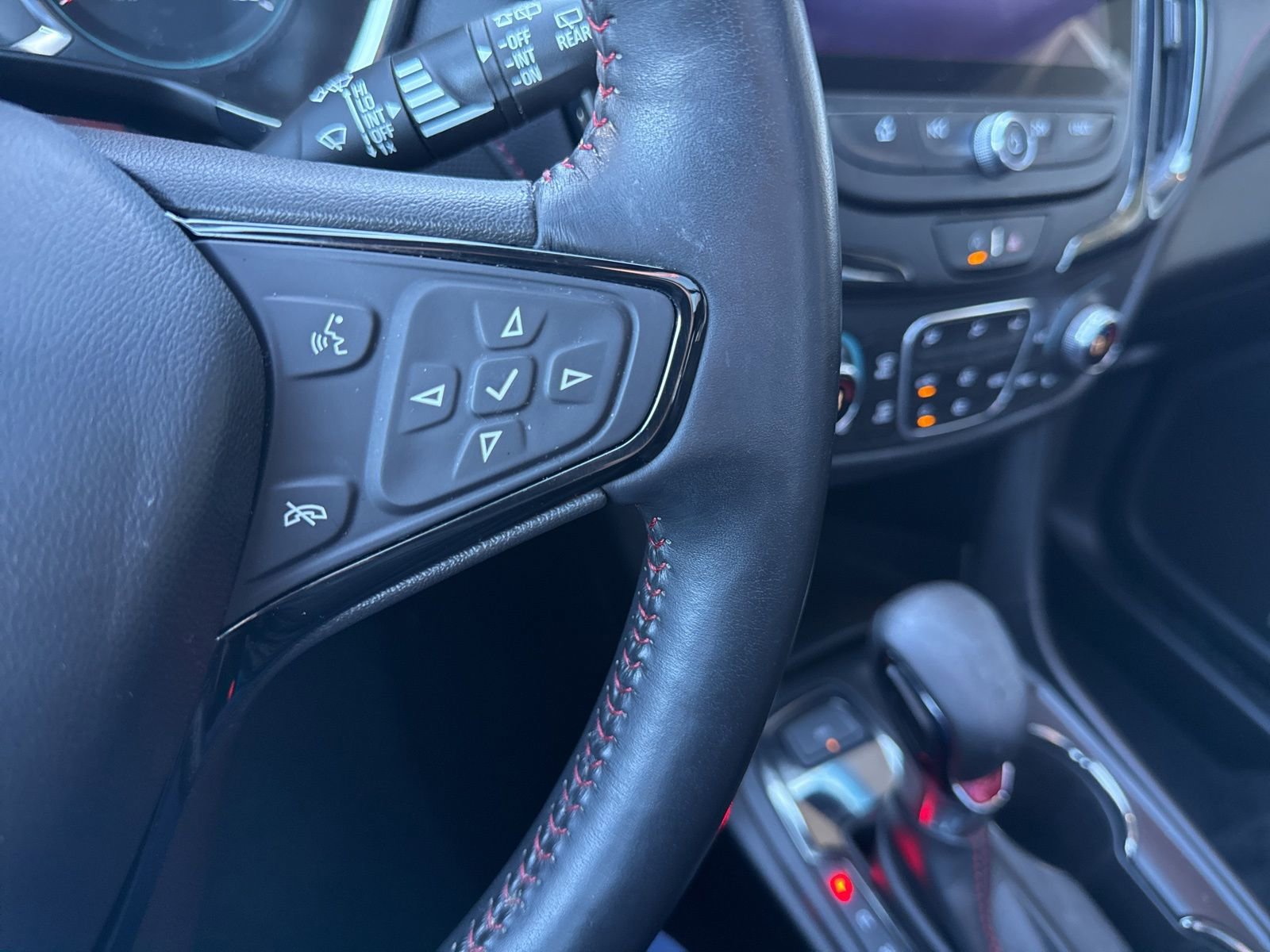 Used 2022 Chevrolet Equinox RS w/ RS Leather Package image 35