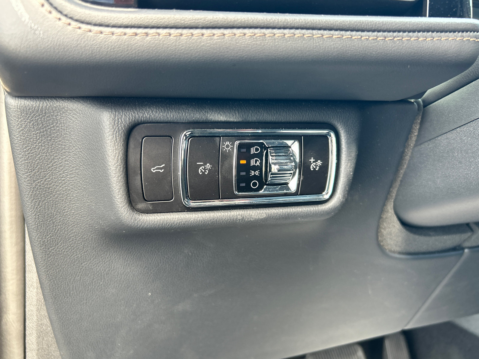 New 2026 Lincoln Aviator AWD image 13
