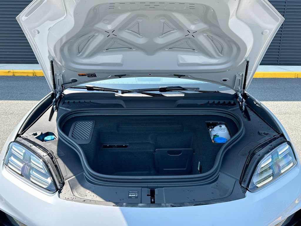 New 2026 Porsche Macan 4 Electric AWD/4WD image 33