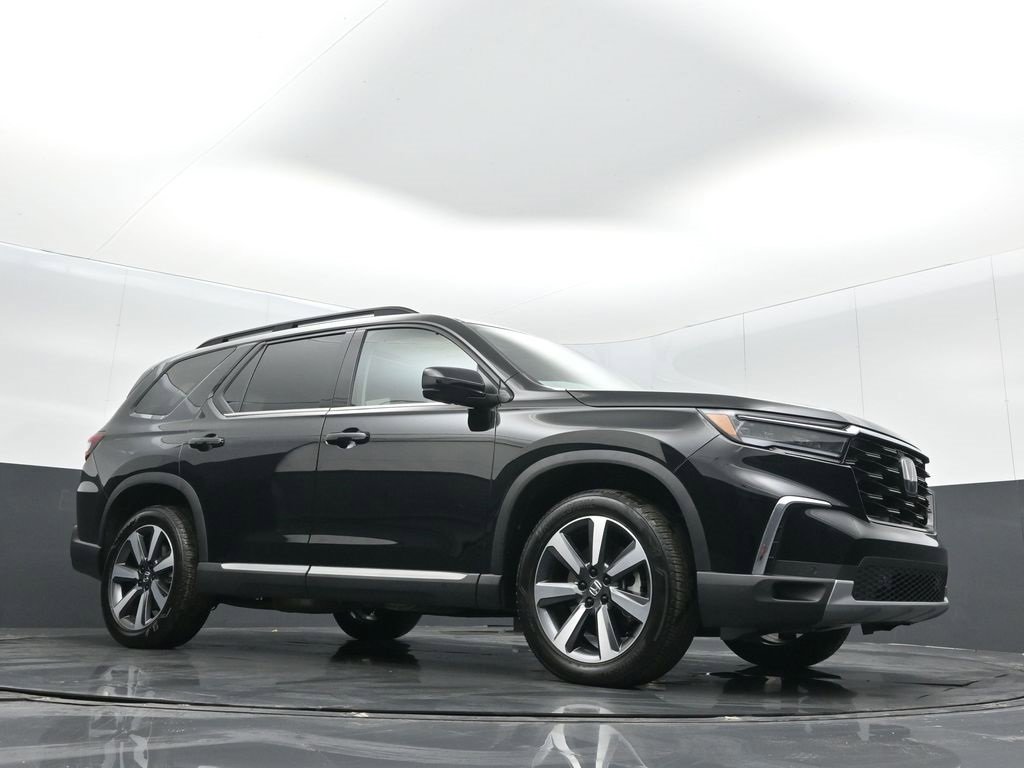 Certified 2025 Honda Pilot Touring image 26