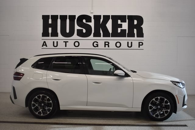 Used 2025 BMW X3 xDrive30i AWD/4WD image 2