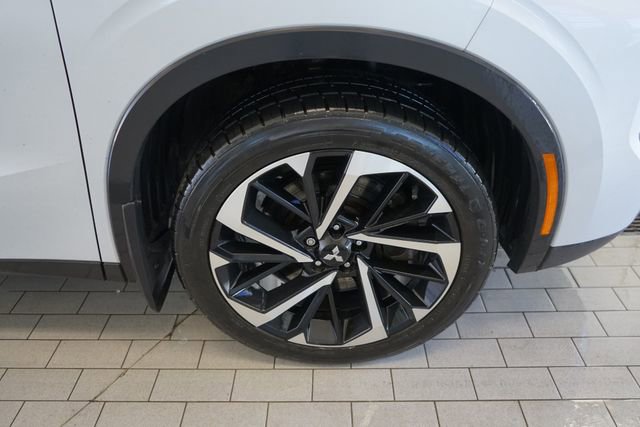 Used 2022 Mitsubishi Outlander SE AWD/4WD image 16