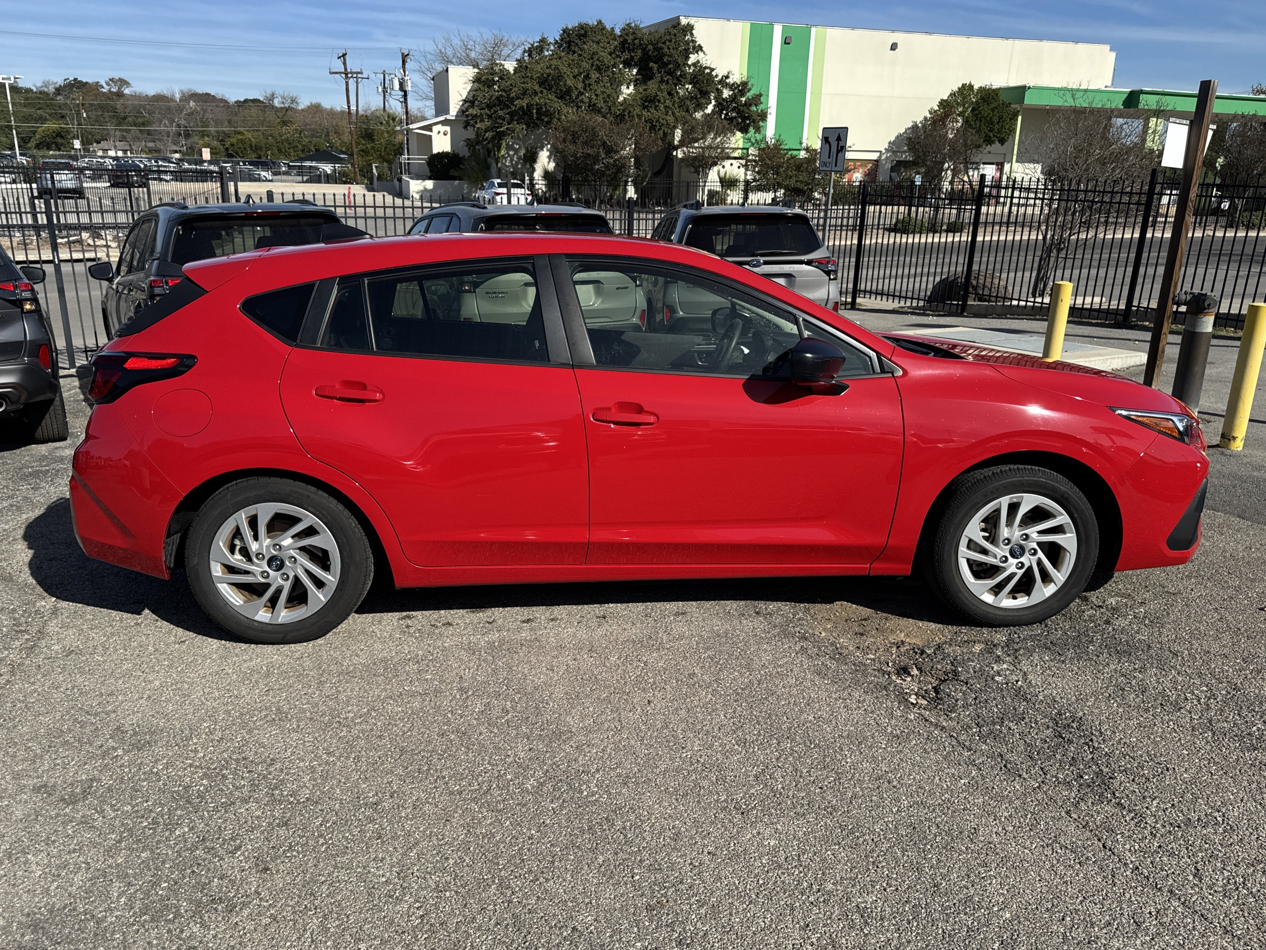 Used 2024 Subaru Impreza 2.0i image 2