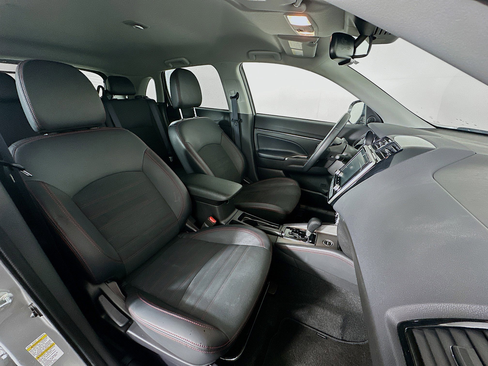 Used 2025 Mitsubishi Outlander Sport SE image 29