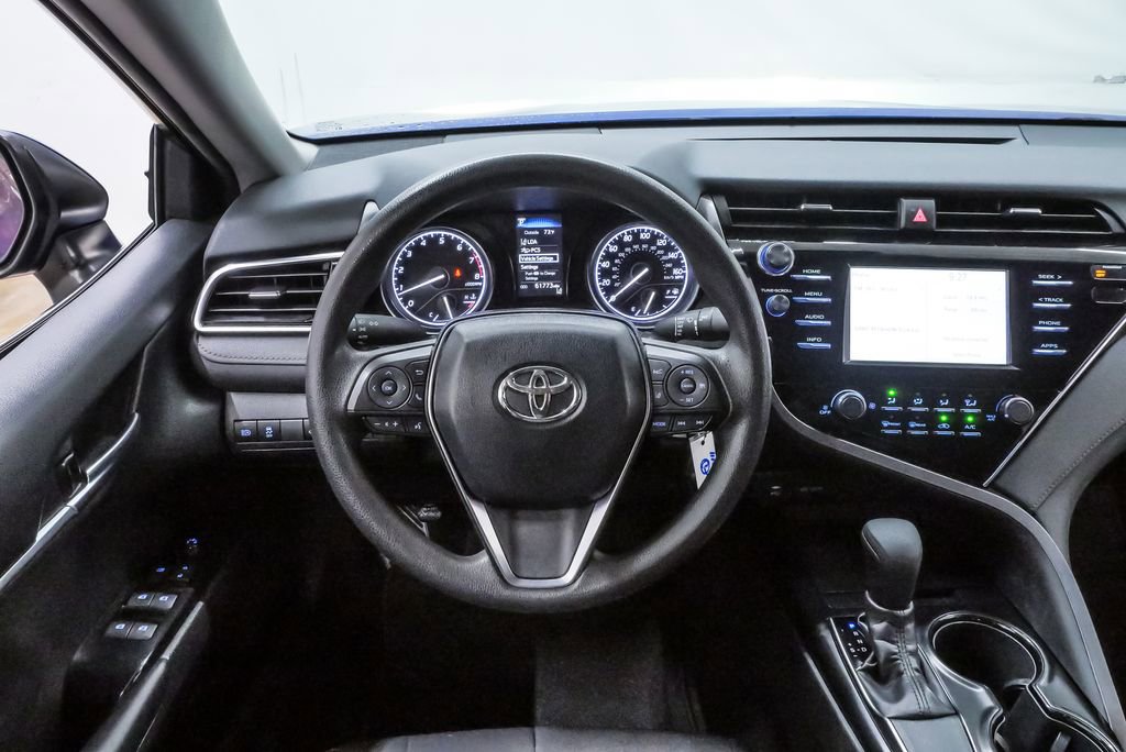 Used 2018 Toyota Camry LE image 18