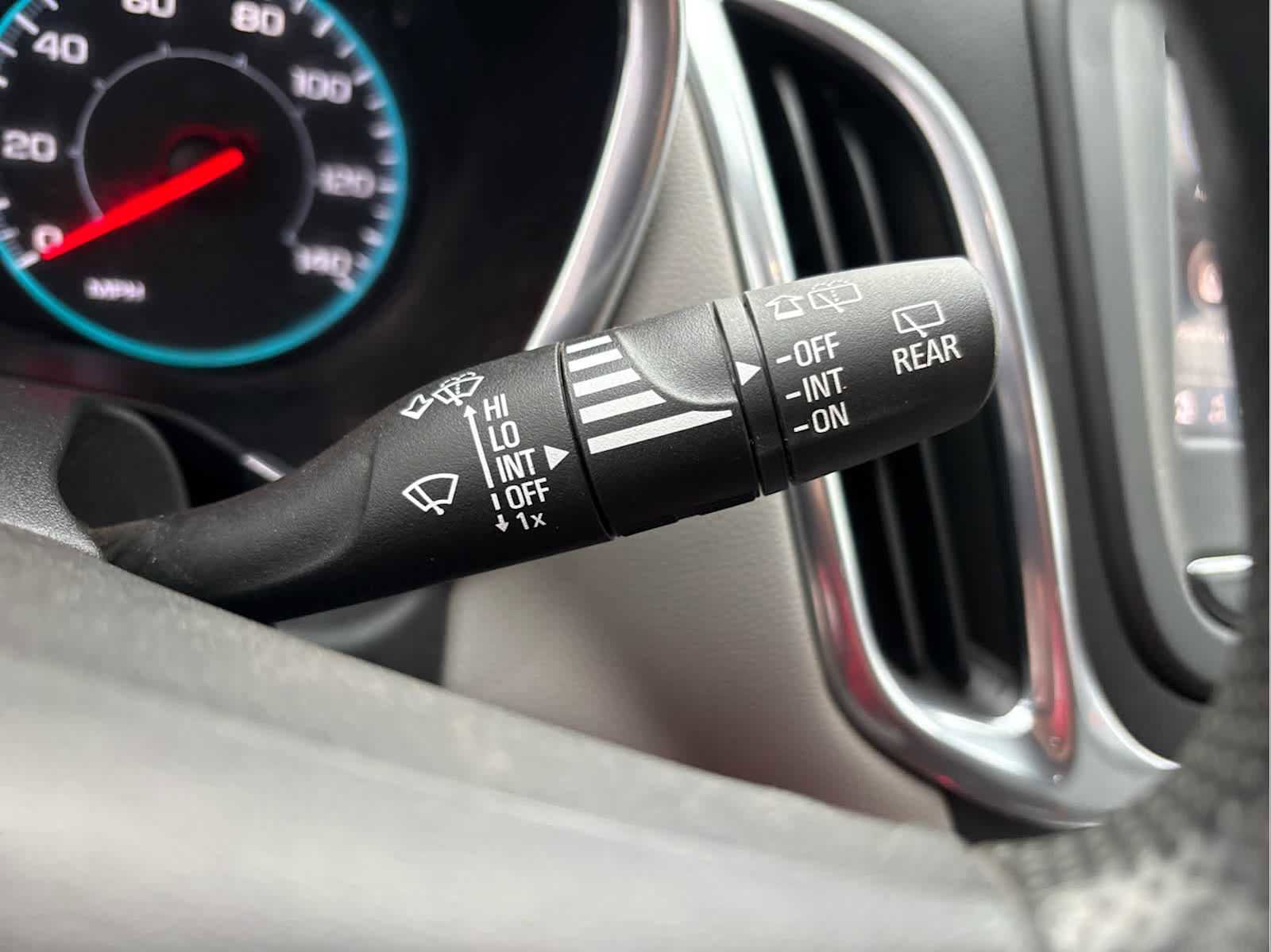 Used 2021 Chevrolet Equinox LS w/ LS Convenience Package image 27