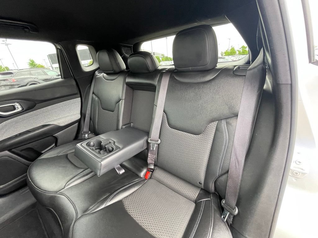 Used 2024 Jeep Compass Latitude AWD/4WD image 25