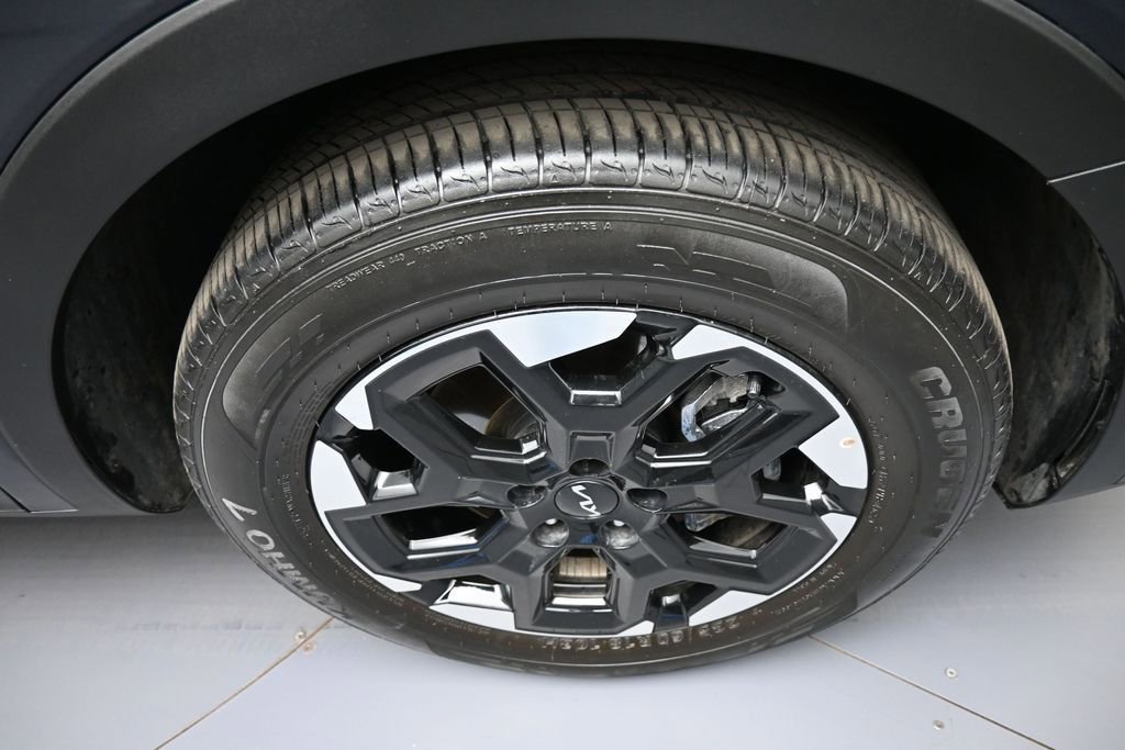 Used 2025 Kia Sorento S FWD image 13