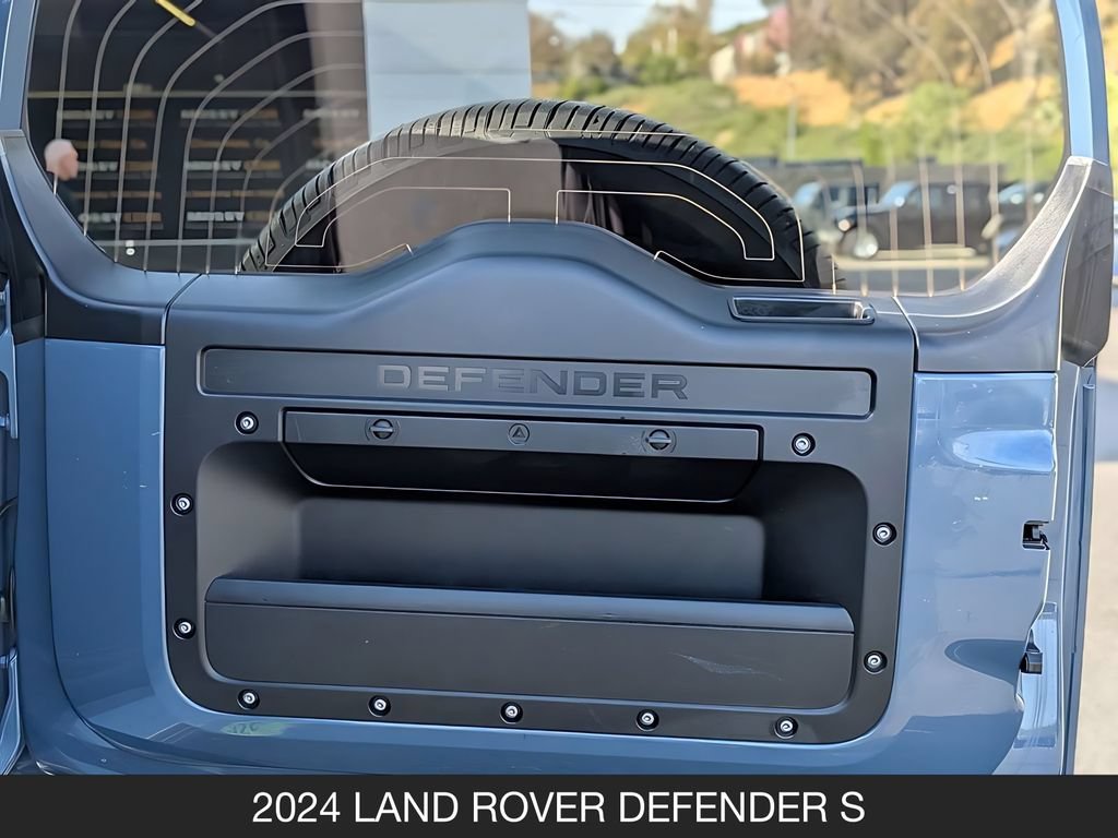 Used 2024 Land Rover Defender 110 S AWD/4WD image 7