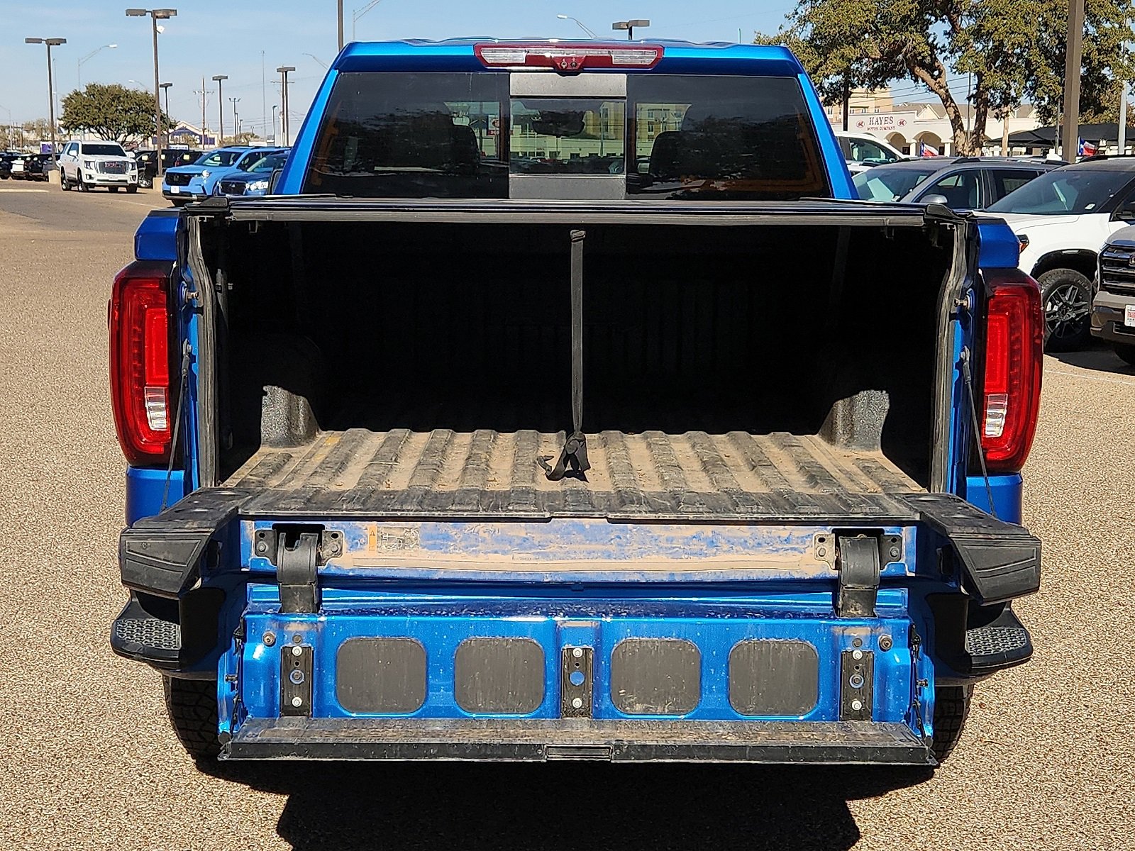 Used 2024 GMC Sierra 1500 AT4 w/ Technology Package image 11