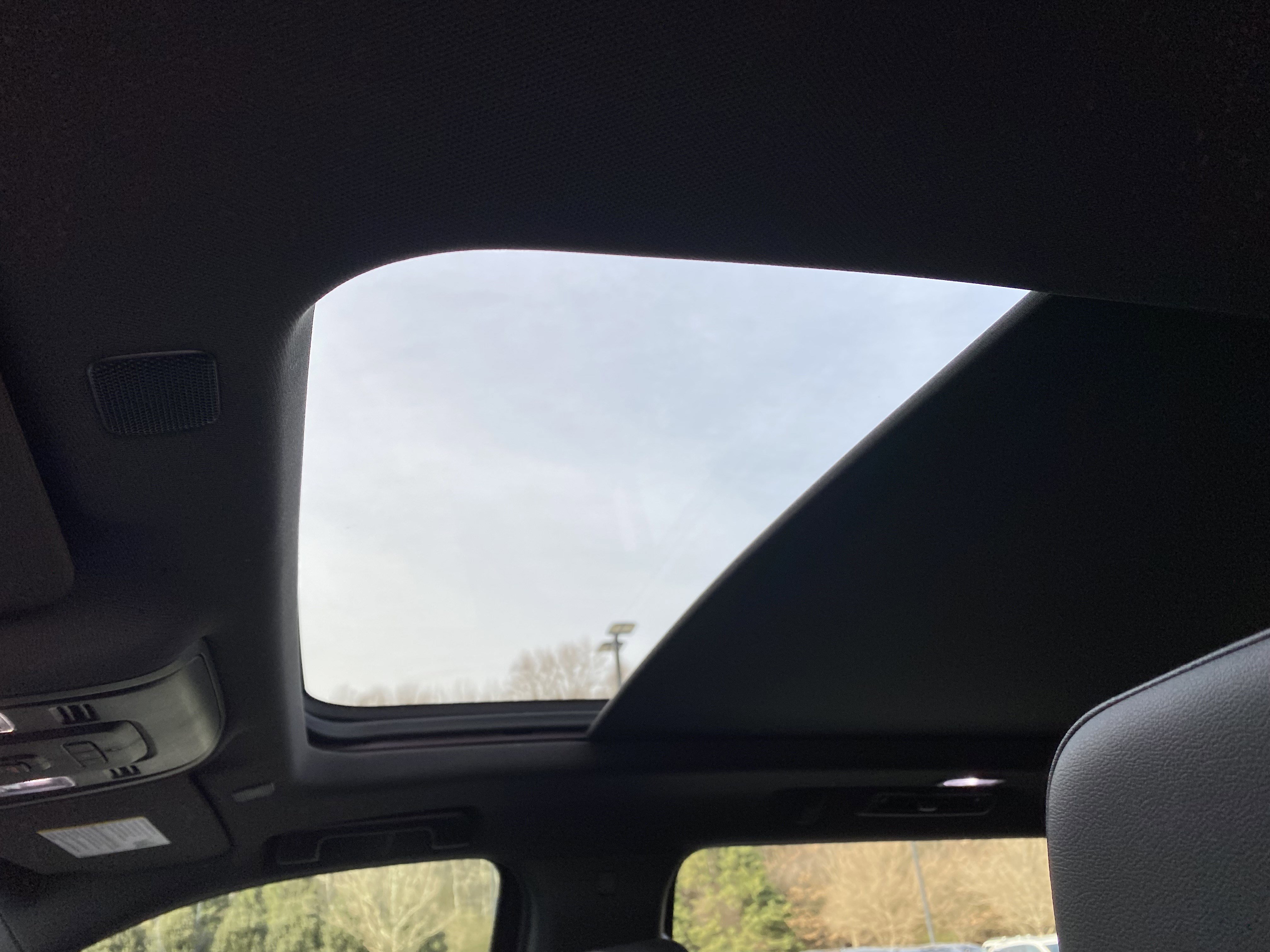 Used 2023 Chevrolet Suburban Z71 image 33