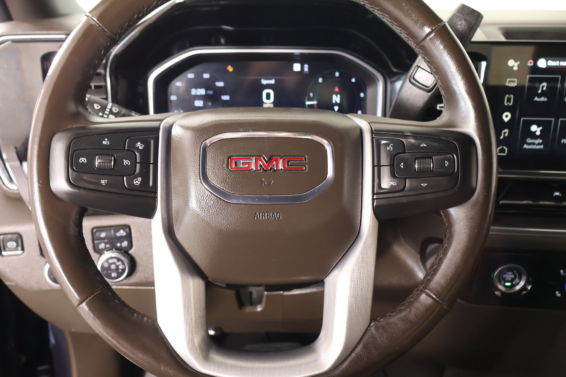 Used 2022 GMC Sierra 1500 SLT RWD image 3
