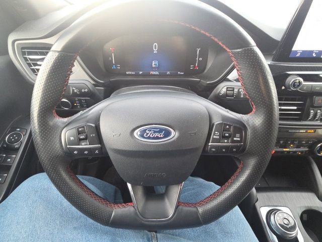 Certified 2024 Ford Escape ST-Line w/ Cold Weather Package image 39