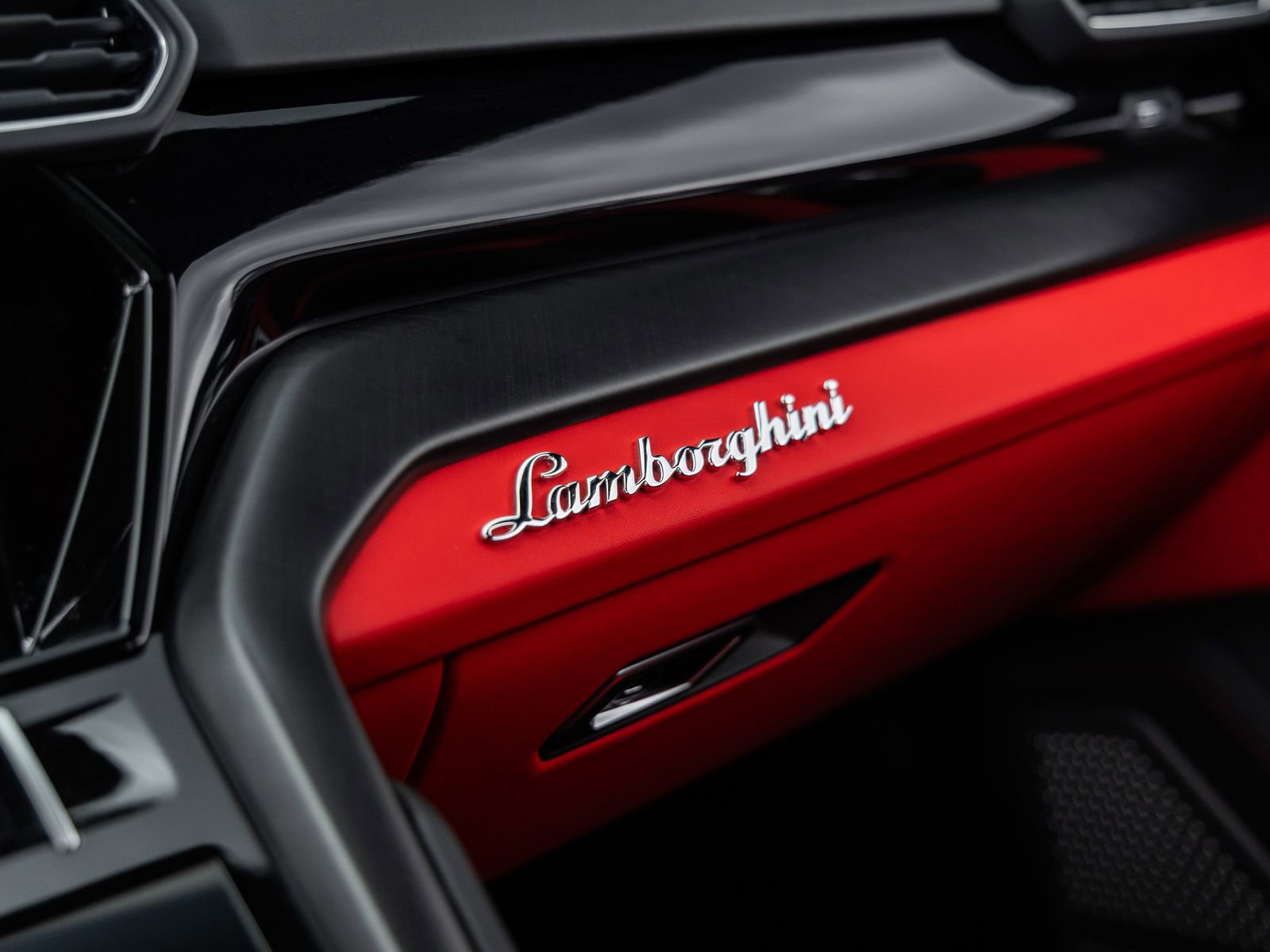 Used 2022 Lamborghini Urus image 33