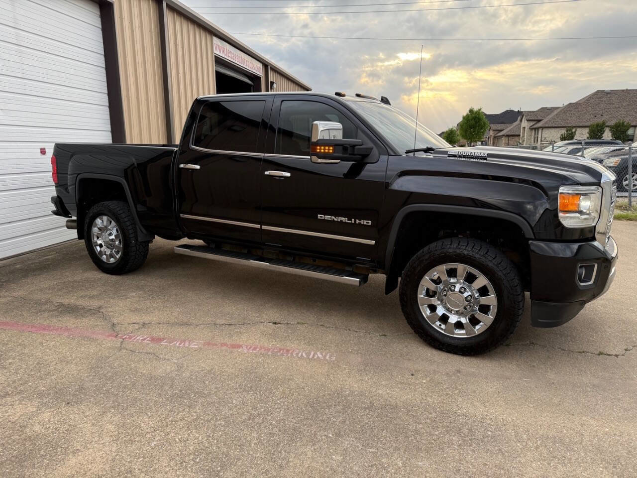 Used 2019 GMC Sierra 2500 Denali w/ Duramax Plus Package AWD/4WD image 6