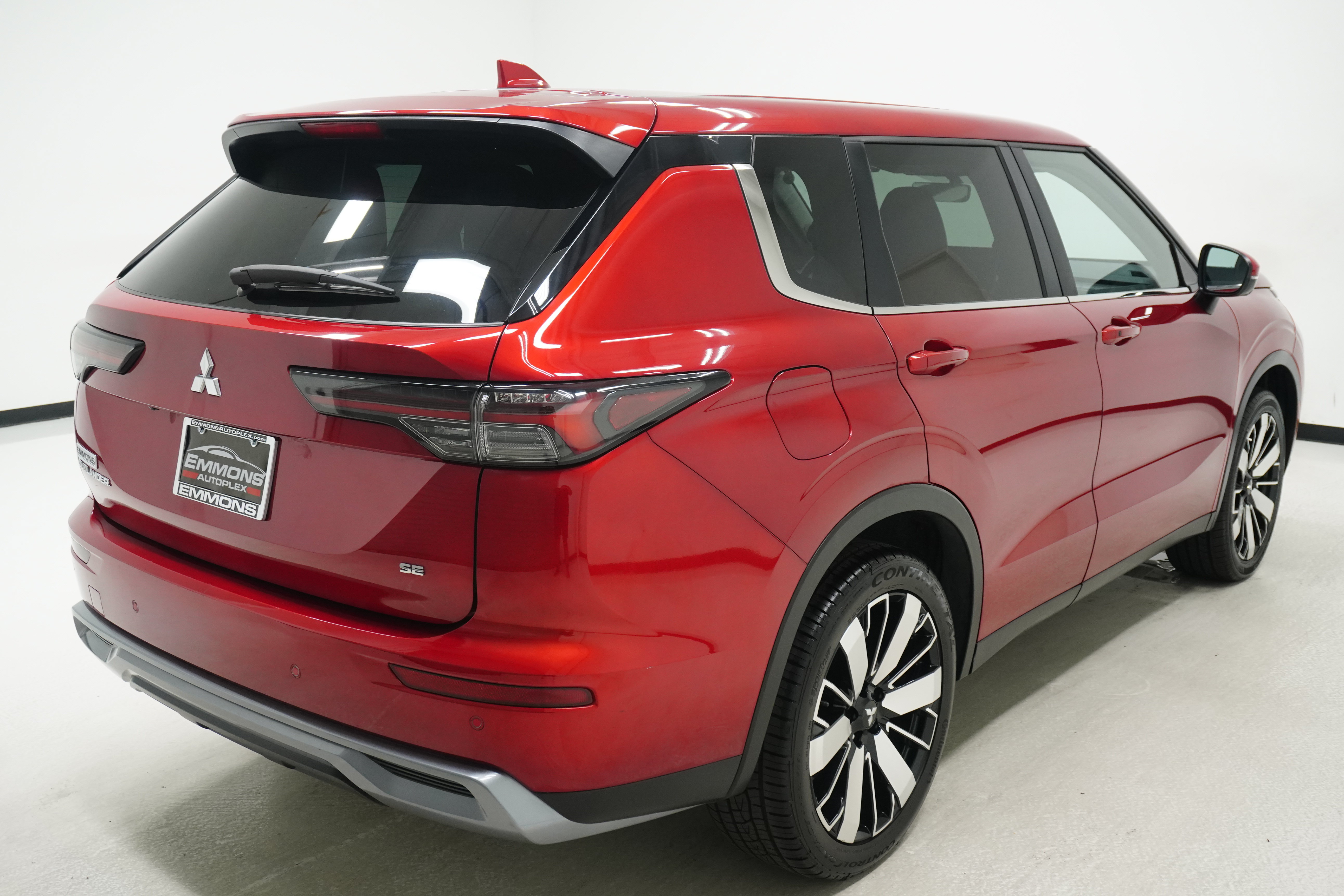 Used 2025 Mitsubishi Outlander SE FWD image 4