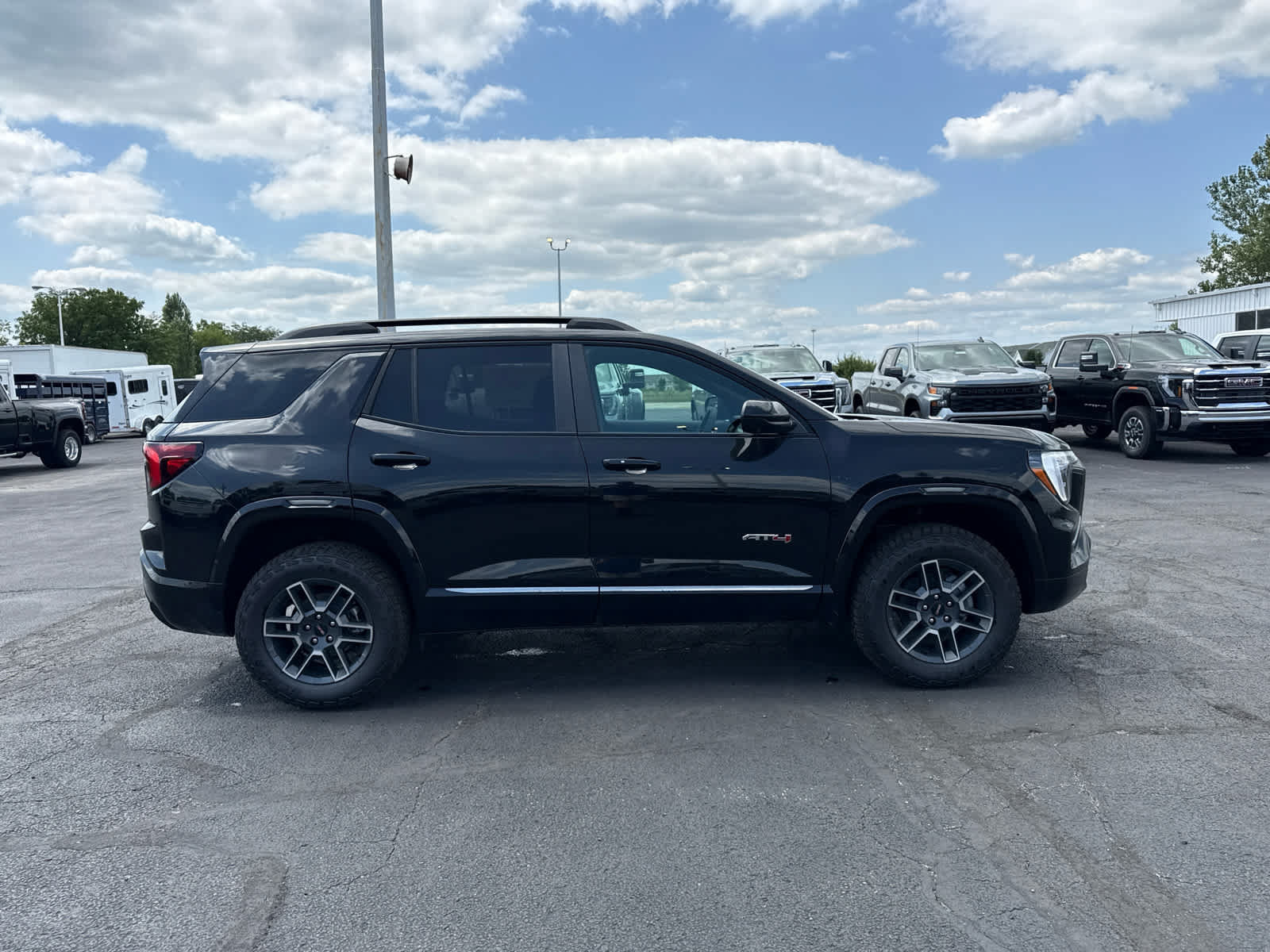 New 2027 GMC Terrain AT4 w/ Technology Package II AWD/4WD image 6