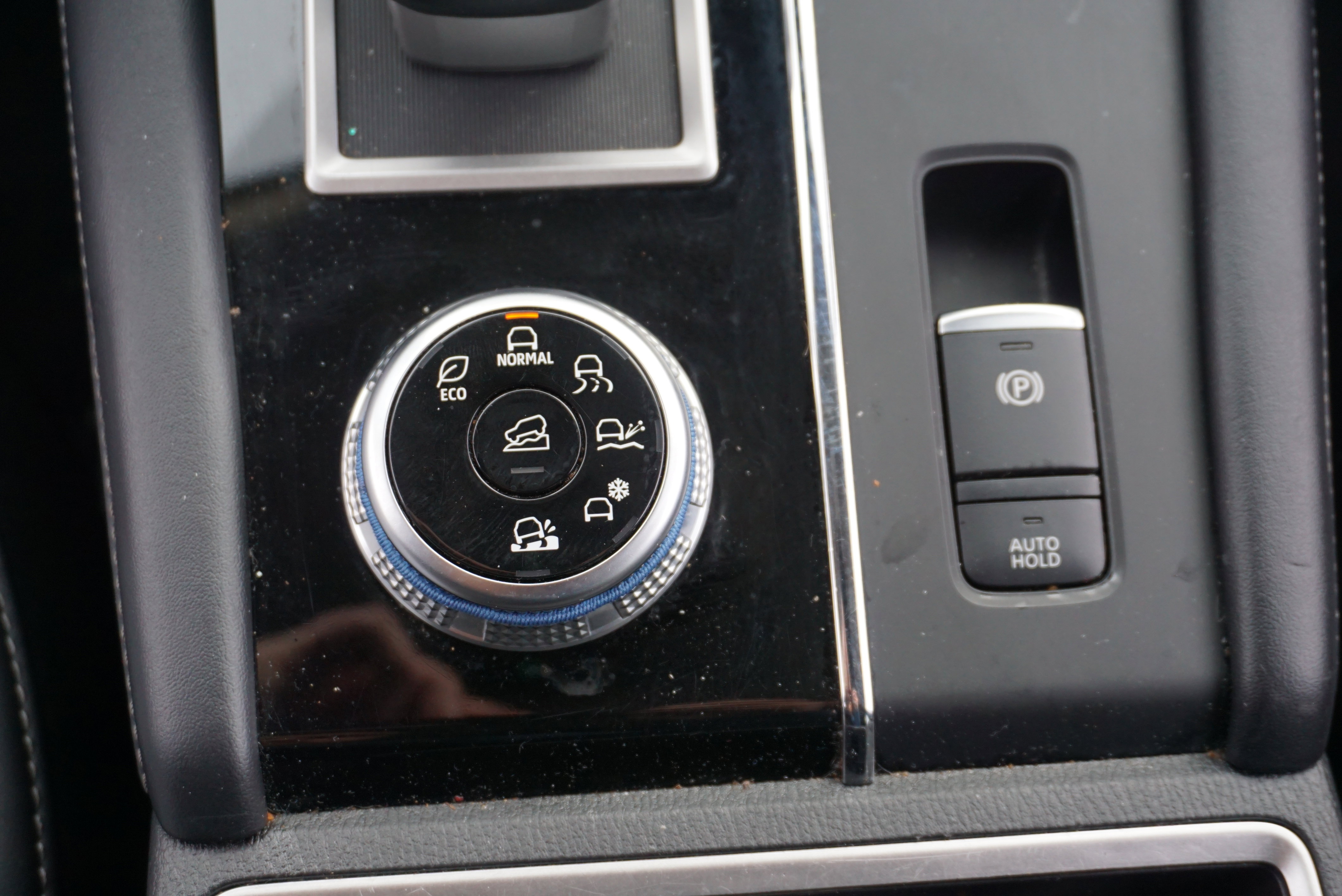 Used 2024 Mitsubishi Outlander SE image 11