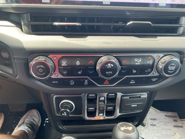 New 2024 Jeep Wrangler Unlimited Sahara AWD/4WD image 23