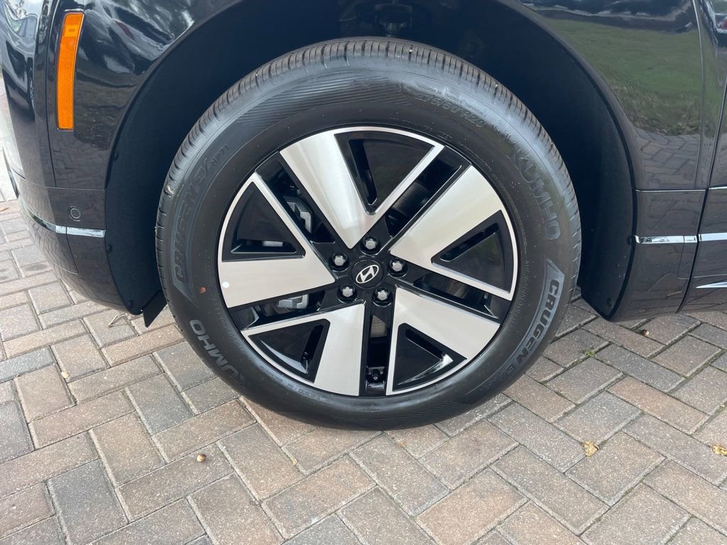 Used 2026 Hyundai Ioniq 9 SEL w/ Tow & Go Package image 9