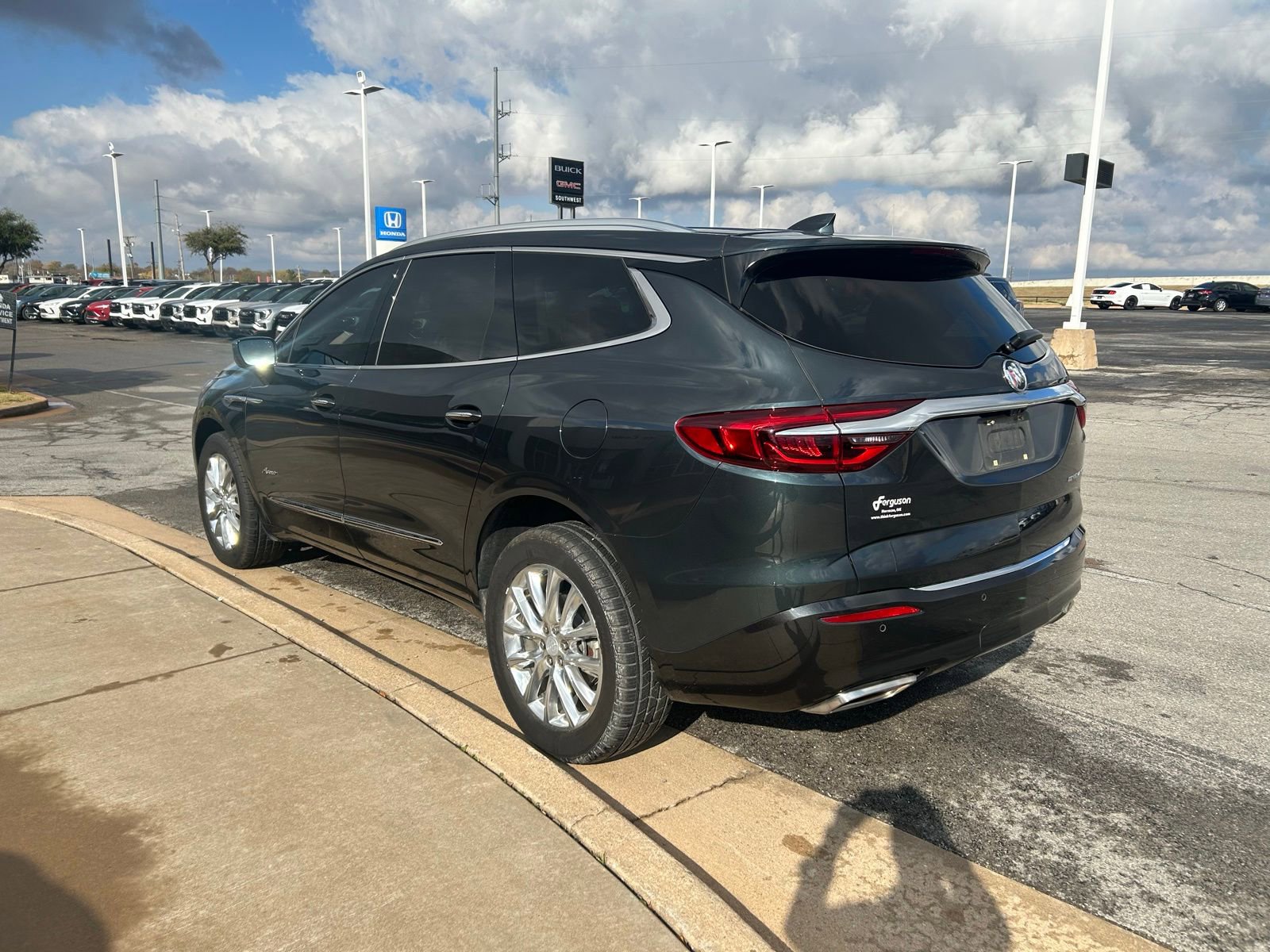 Used 2019 Buick Enclave Avenir w/ Avenir Technology Package image 5