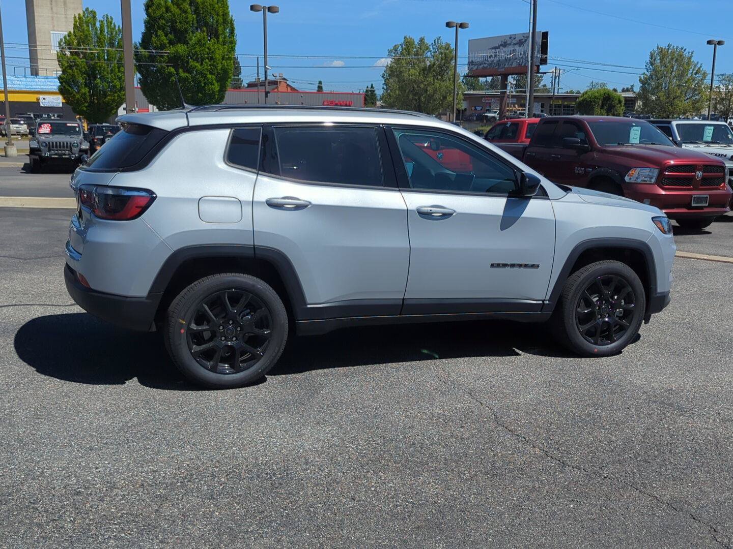 New 2026 Jeep Compass Latitude AWD/4WD image 6