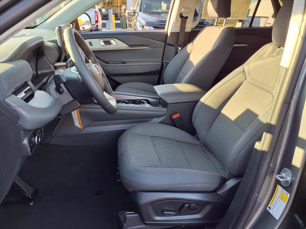 New 2026 Ford Explorer Active image 4