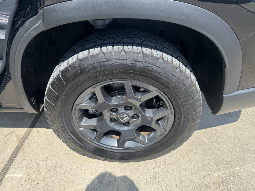 Used 2025 Honda Pilot TrailSport image 33