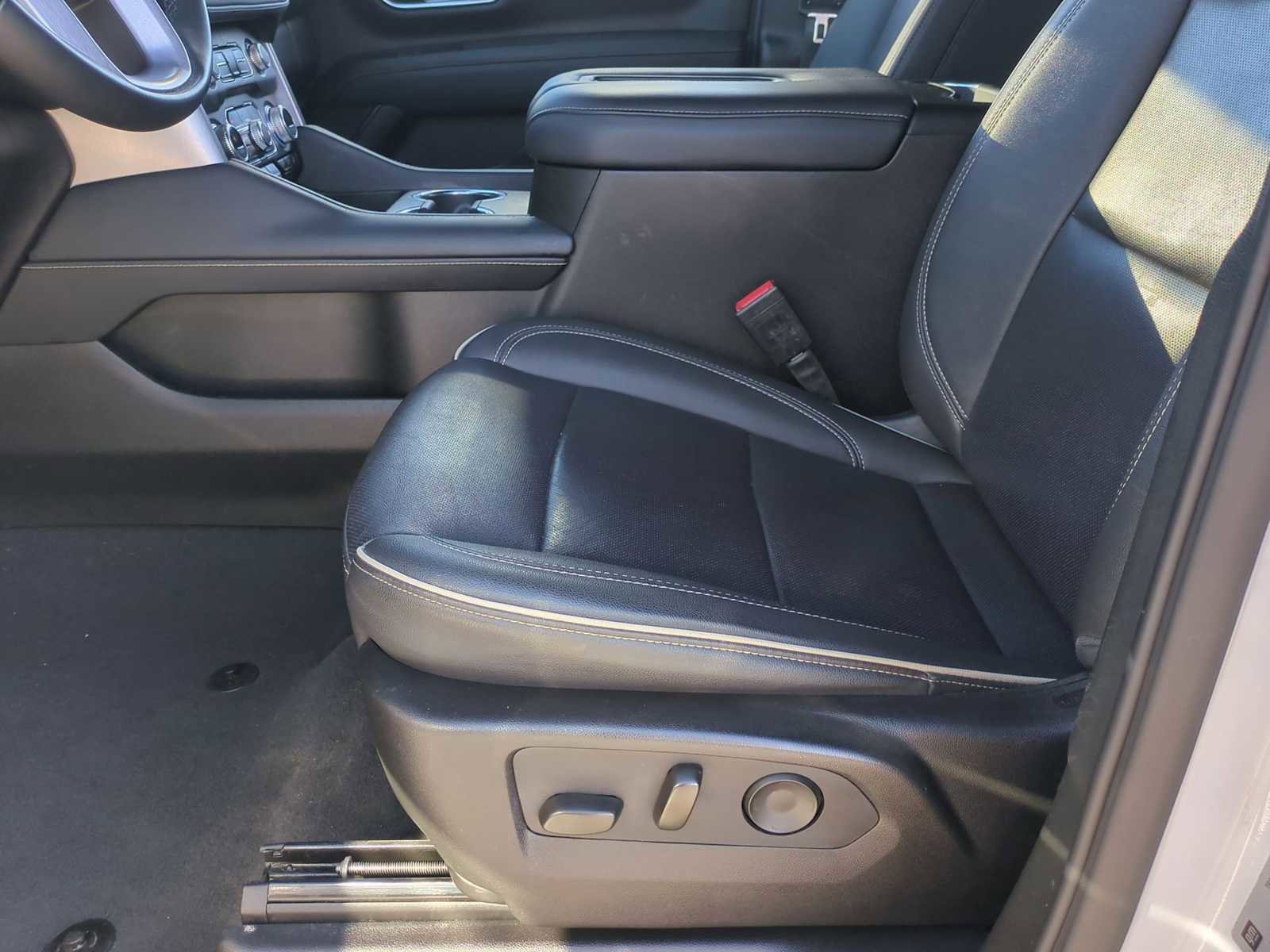Used 2024 GMC Yukon SLT image 18