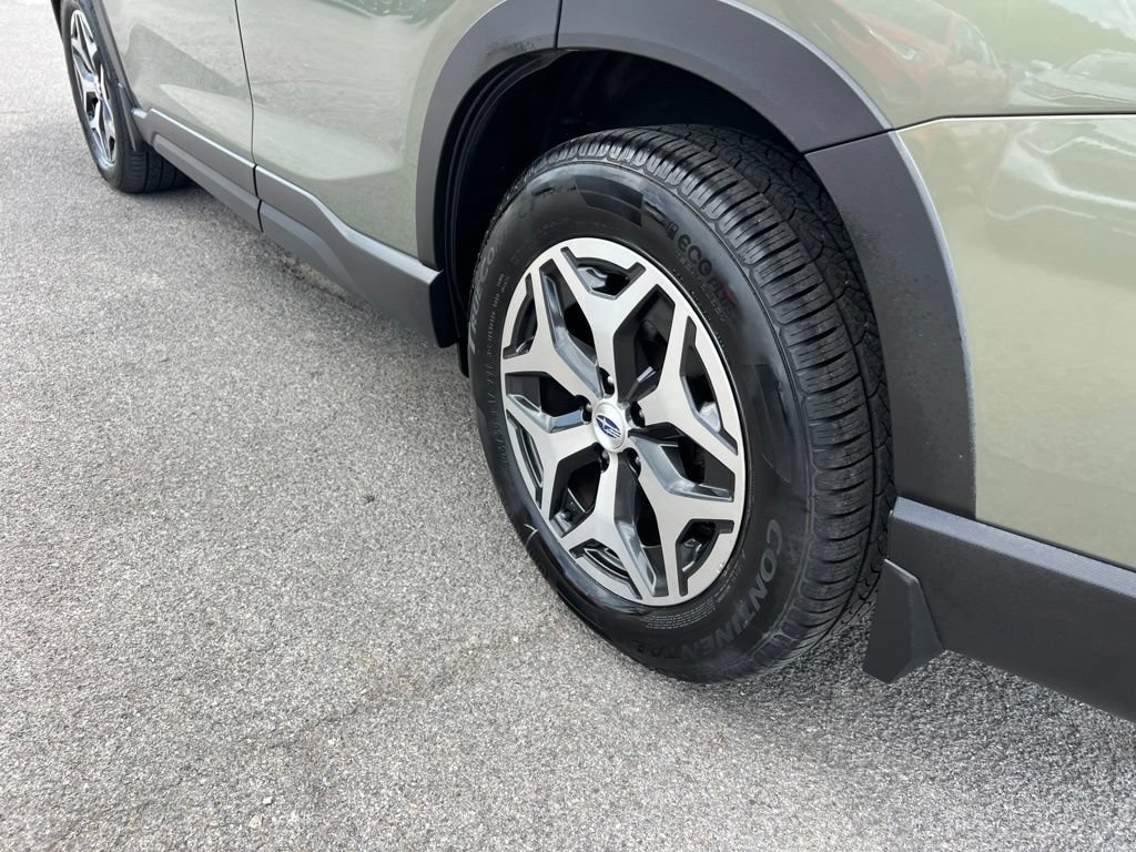 Used 2020 Subaru Forester Premium AWD/4WD image 32