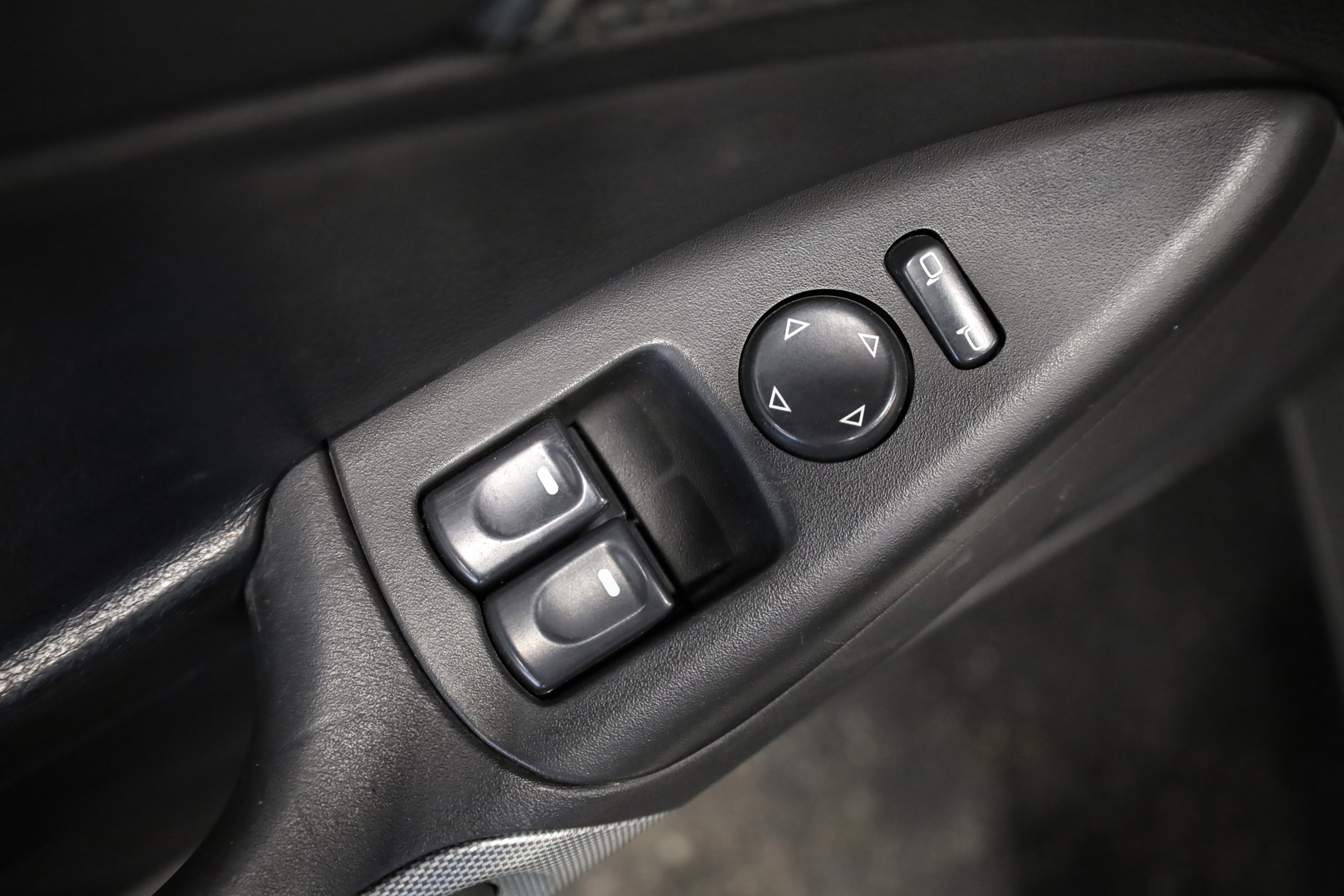 Used 2005 Chevrolet Corvette Convertible w/ Preferred Equipment Group image 15