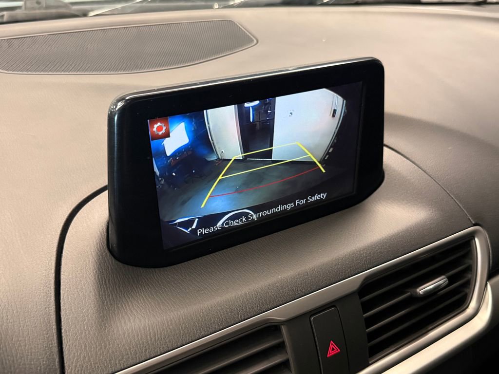 Used 2018 MAZDA MAZDA3 Touring FWD image 14