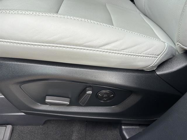 Used 2025 Ford Explorer Platinum w/ LUX Leather Package AWD/4WD image 12