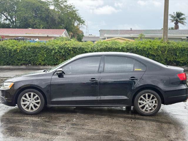Used 2012 Volkswagen Jetta SE FWD image 3