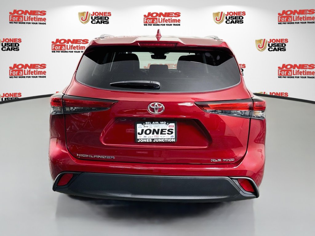 Certified 2022 Toyota Highlander XLE AWD/4WD image 16