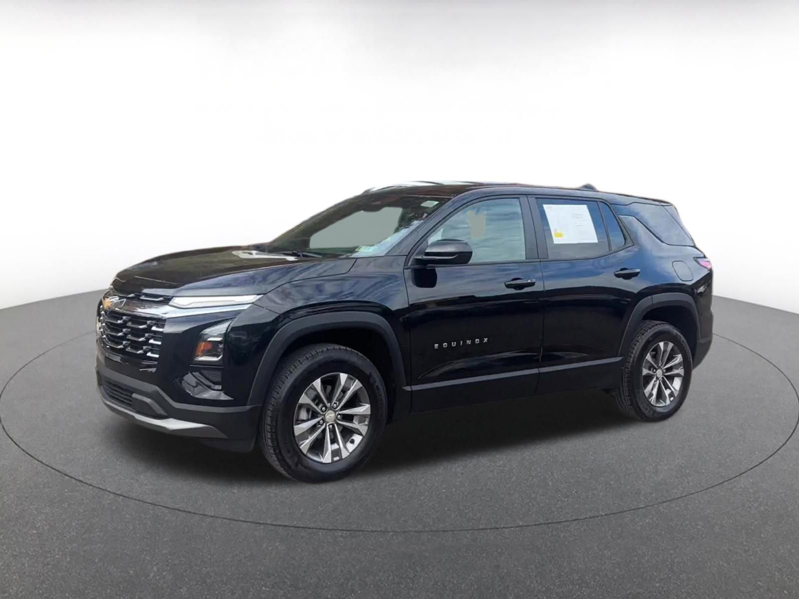 Used 2025 Chevrolet Equinox LT image 8