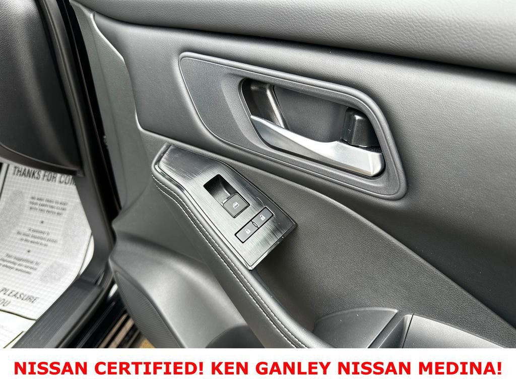 Certified 2026 Nissan Rogue SV AWD/4WD image 50