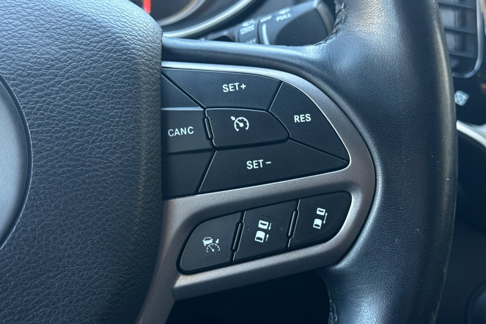 Used 2020 Jeep Cherokee High Altitude image 25