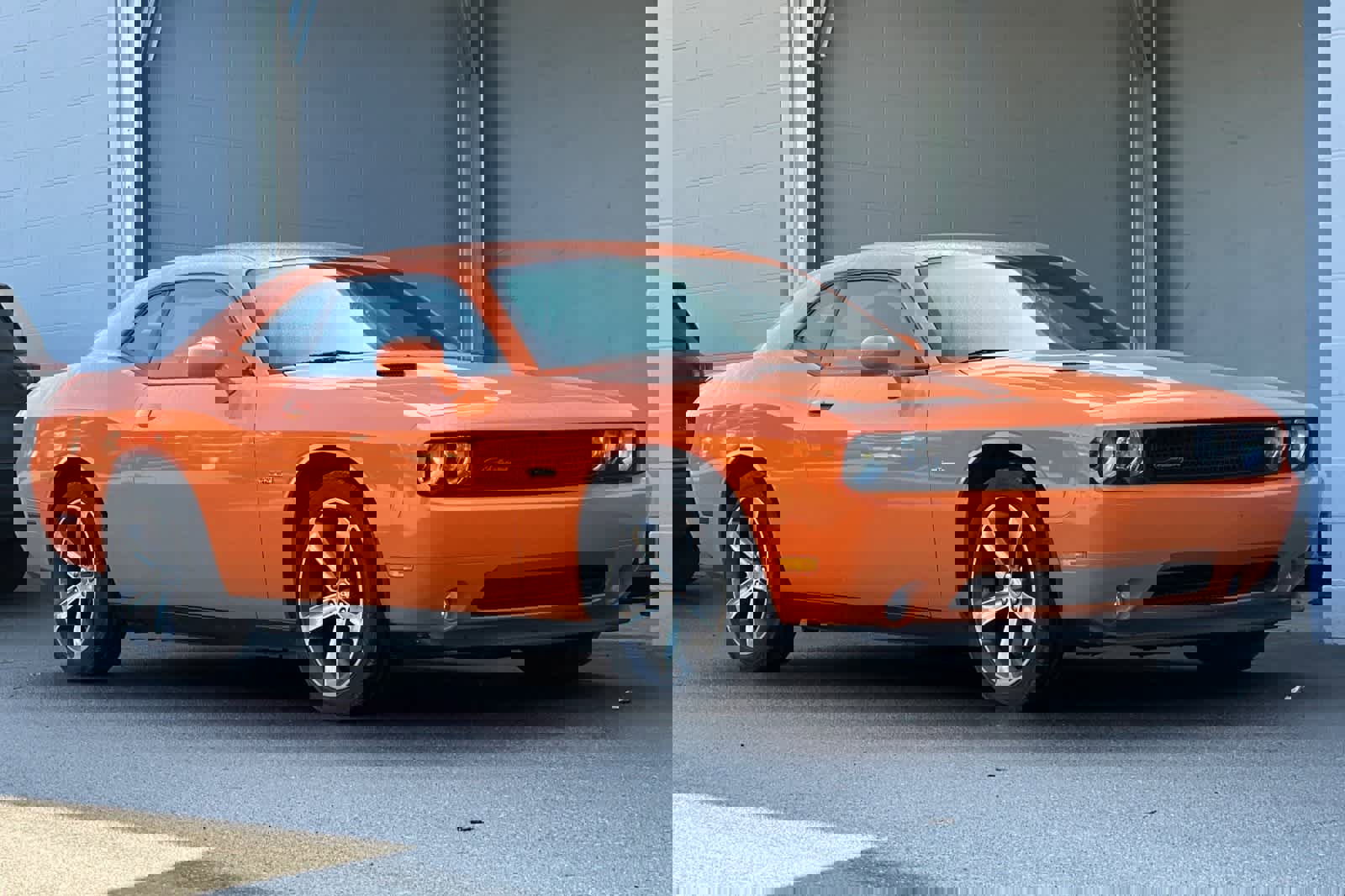 Used 2014 Dodge Challenger SXT image 10