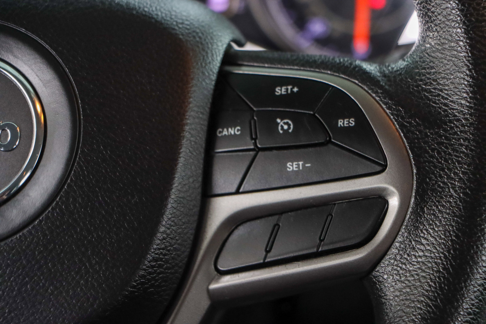 Used 2019 Jeep Cherokee Latitude w/ Popular Appearance Group image 14