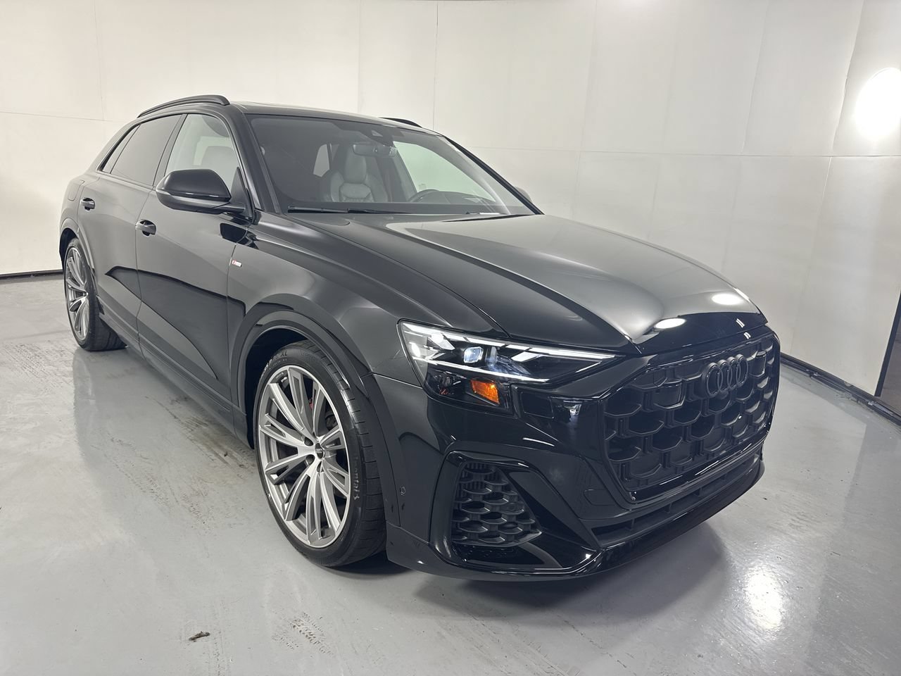Used 2026 Audi Q8 Prestige w/ Prestige Package AWD/4WD image 3