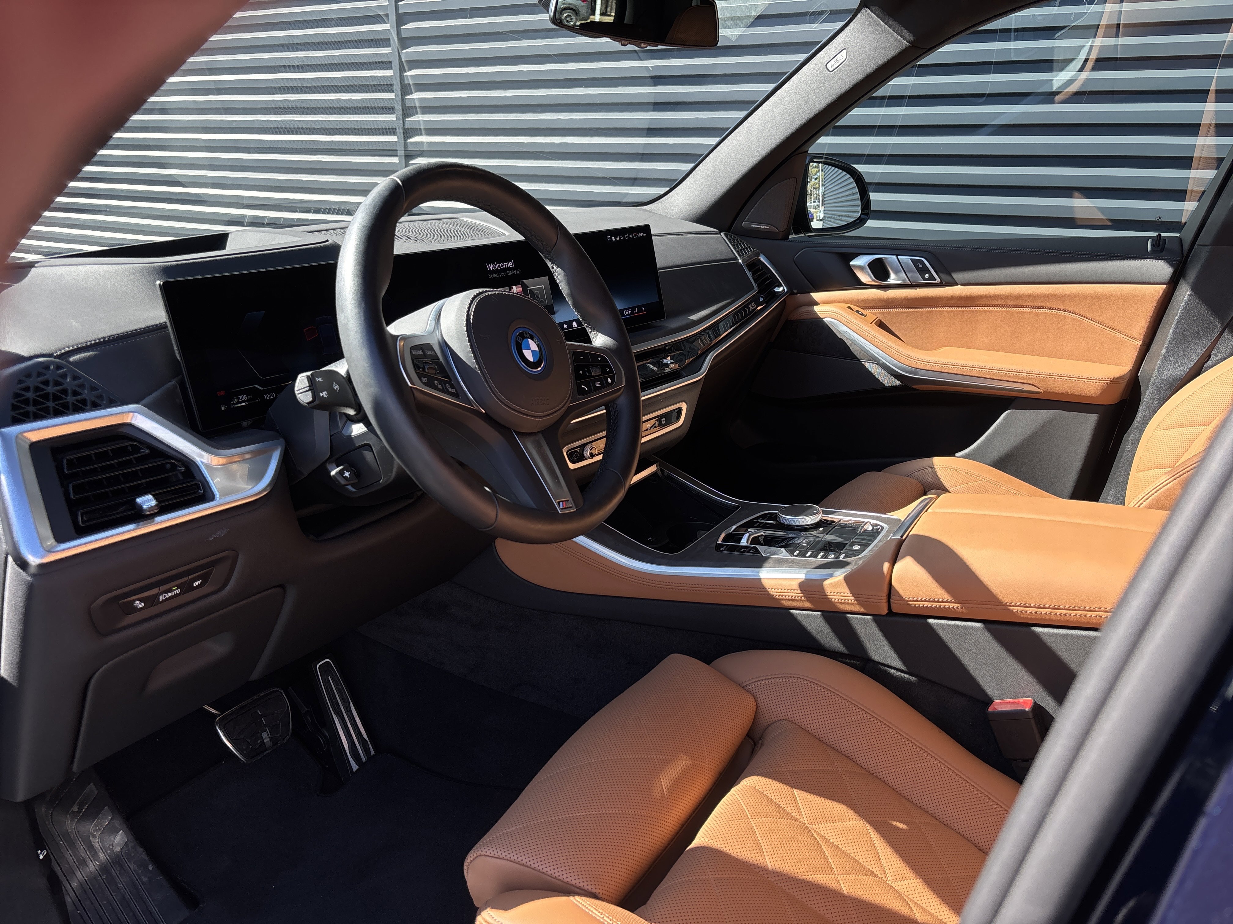 Used 2026 BMW X5 xDrive50e image 10
