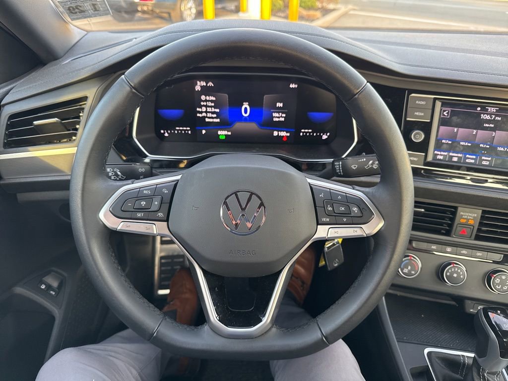 Used 2023 Volkswagen Jetta Sport image 41