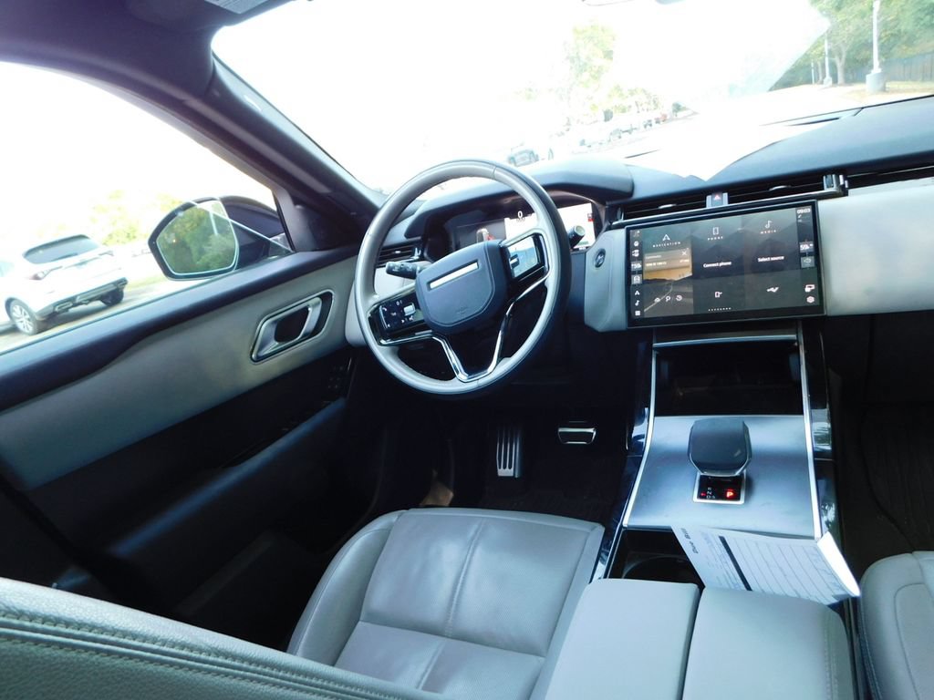 Used 2024 Land Rover Range Rover Velar Dynamic SE AWD/4WD image 2